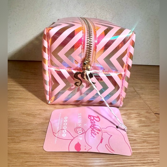 Barbie Iridescent Makeup Bag - Picture 3 of 3